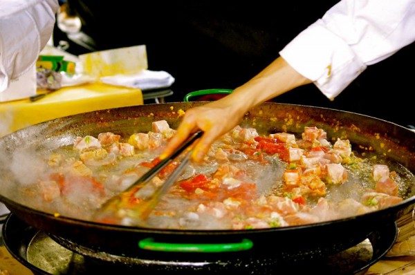 大きなお鍋でたくさん作るから美味しくなるんですね♪ 国際フェス世界市2011
